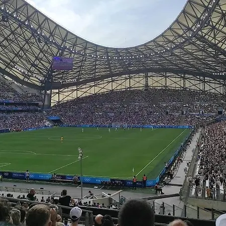 4 Pieces A Pres Du Velodrome * Marseille